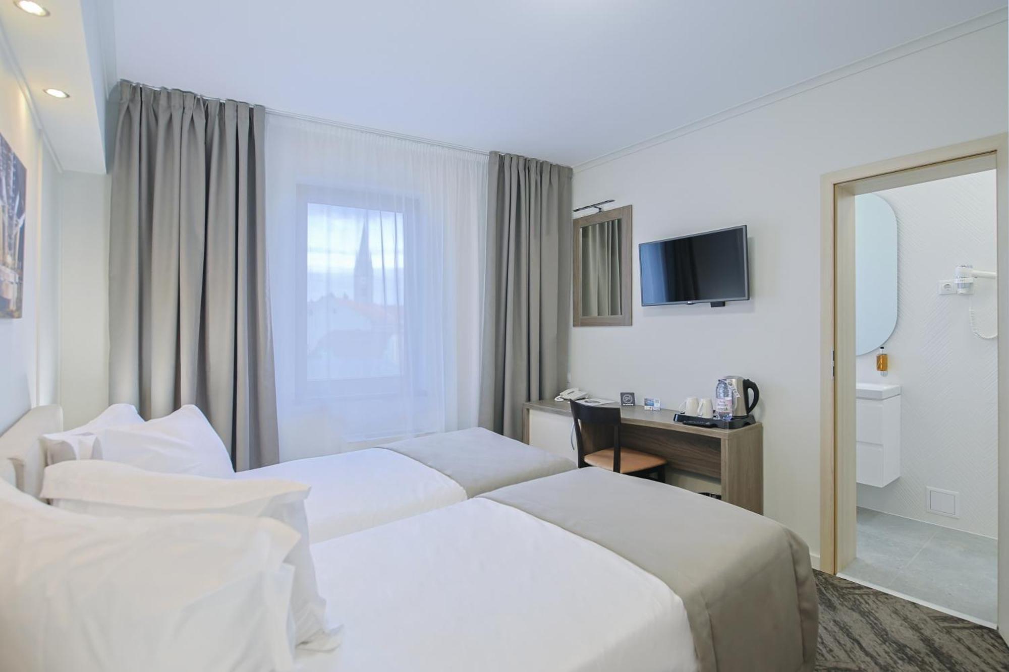 Potaissa Hotel Turda Exterior photo